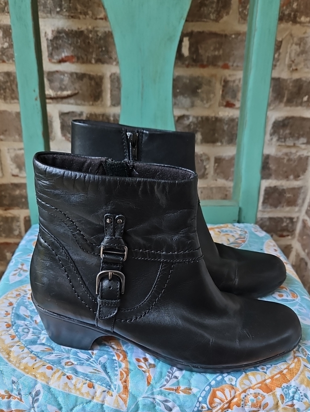Clarks Bendables Black Leather Ankle Boots with Buckle Detail - Women Size 10 - Picture 3 of 5